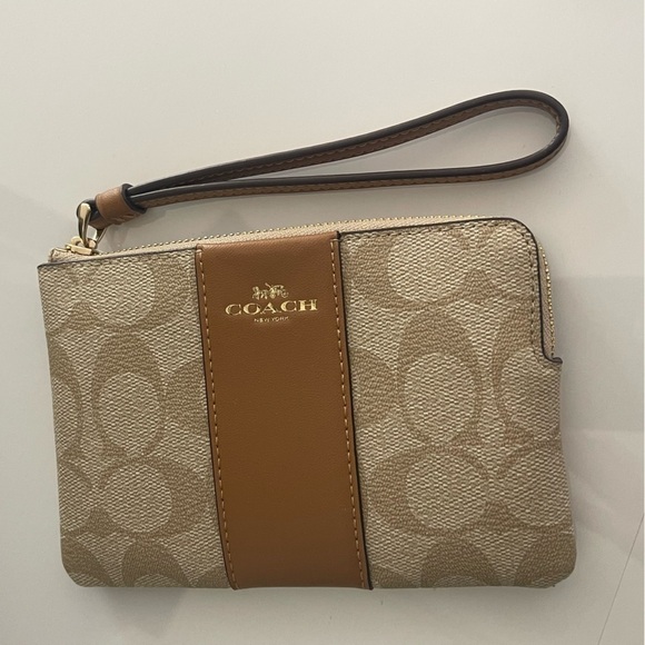 Coach Corner Zip Wristle Pouch Signature Canvas Tan Brown - Picture 9 of 11